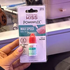 Kiss PowerFlex Max Speed Nail Glue - Red and White